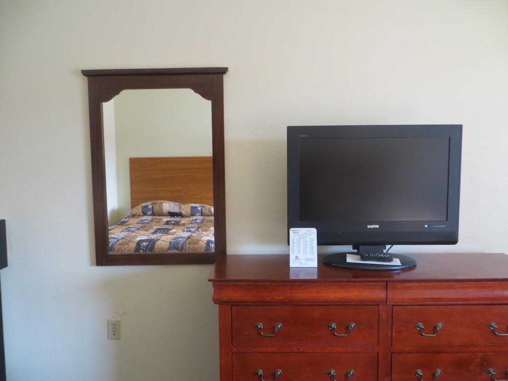 Regency 7 Rogers Motel Habitación foto